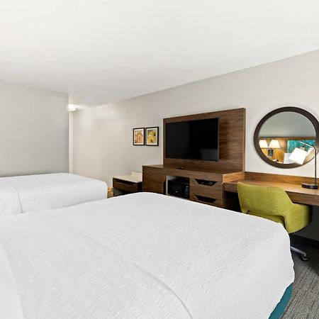 Hampton Inn & Suites Canton North Canton Εξωτερικό φωτογραφία